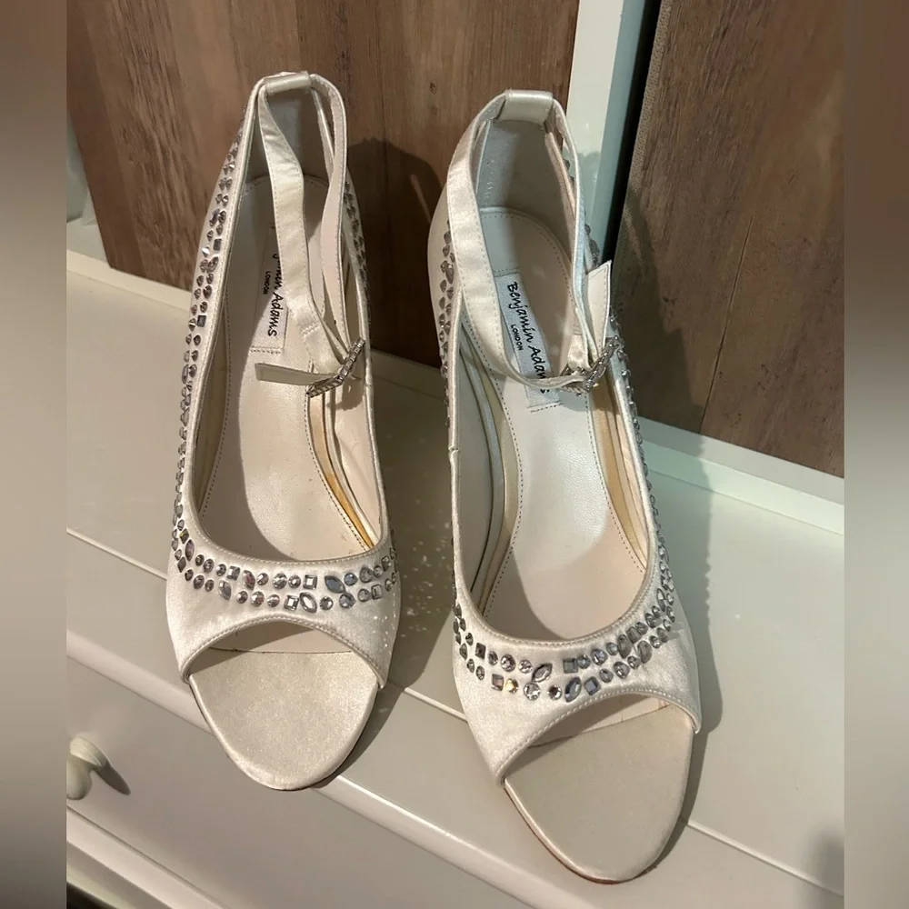 Benjamin Adams Carmen Bridal Wedding Wedge Shoes Ivory Duchess Silk 8 Rhinestone